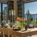 Wiew Logde Tverrfjellet * 史特林